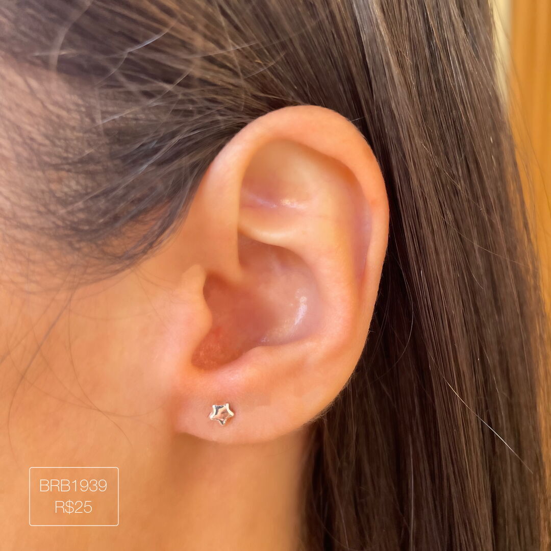 Brinco de Estrela Micro Liso Prateado